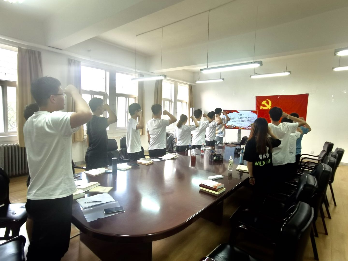 5eb936d630f94c929b94c39d3722802d.jpg 5eb936d630f94c929b94c39d3722802d.jpg